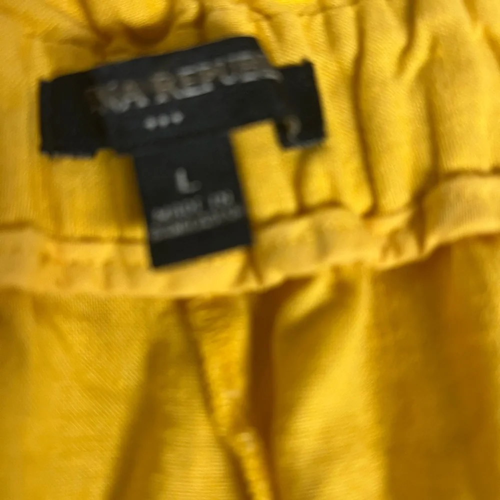 New!‎  Banana Republic 4 inch linen blend shorts
